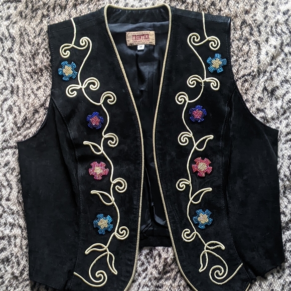 Vintage beaded suede vest - Picture 2 of 9